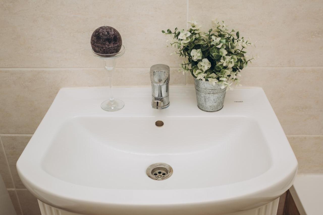 Luxe Apart-Hotel Near Lavina New Building 1 Floor Sumy Εξωτερικό φωτογραφία
